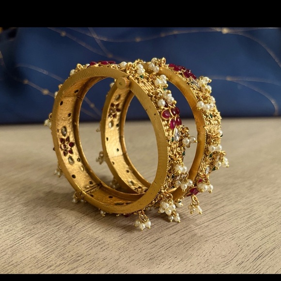 Salwar Kameez Jewelry - Golden Indian Bangles ￼